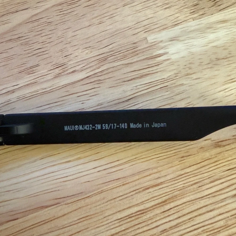 Maui Jim Red Sands Polarized Black Sunglasses - Picture 6 of 15